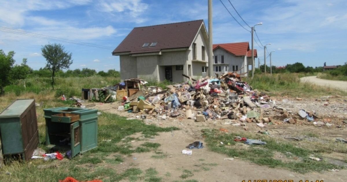 Ultimul tren: Anul de grație pentru casele ilegale se termină