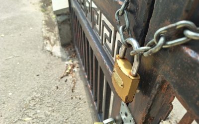 Primarul Buzăului, amenințare la adresa școlilor pentru terenuri închise