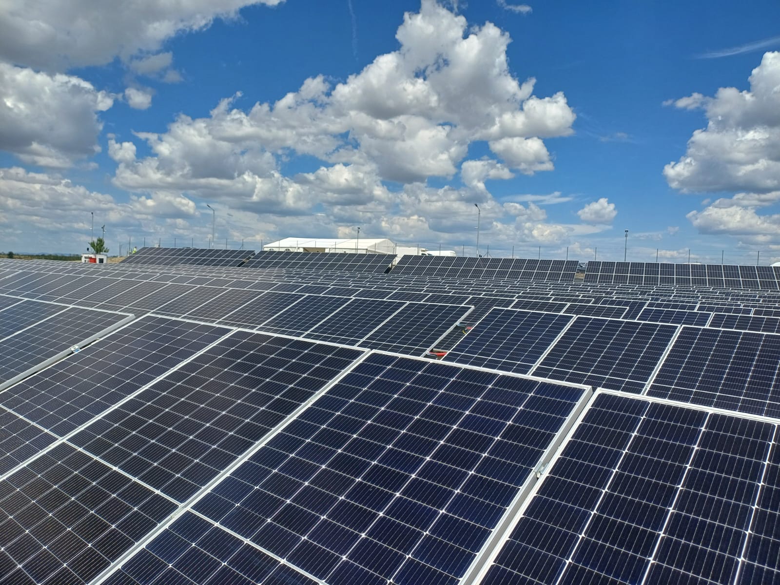 Allview: Fotovoltaicele nu rezolvă criza de curent