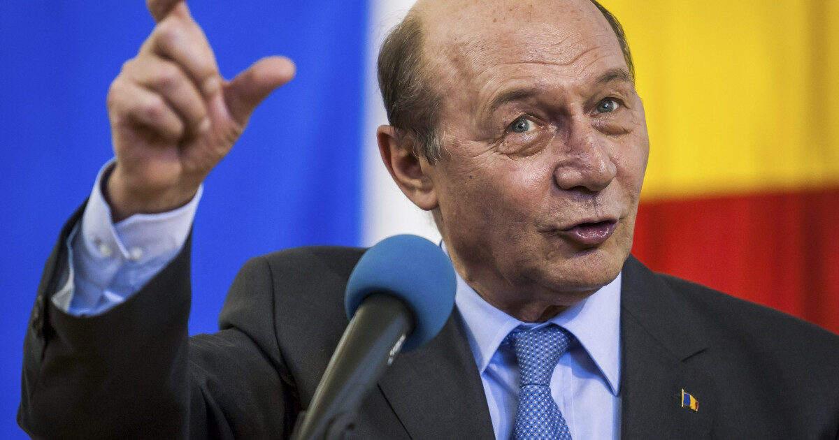 Băsescu, despre PNRR: Multă prostie, iertați vorba