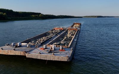 Dunăre: Furt de metale de la barje, dosar penal deschis