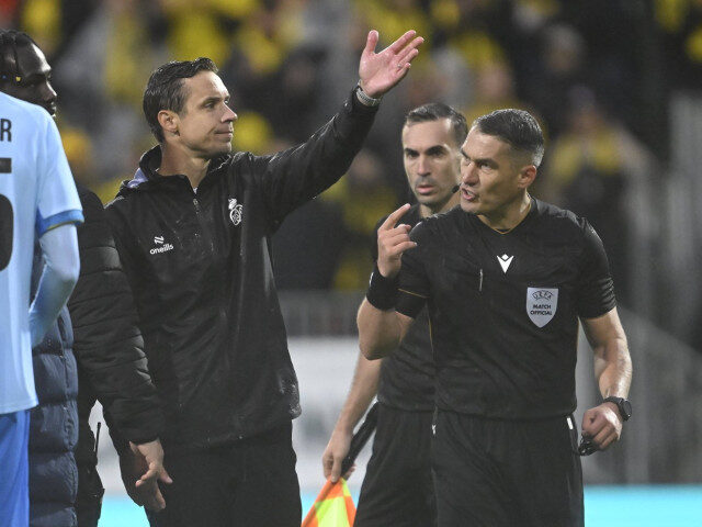 Kovacs, scandal UCL: Patronul lui Olaru, pe teren, i-ar fi atins arbitrul