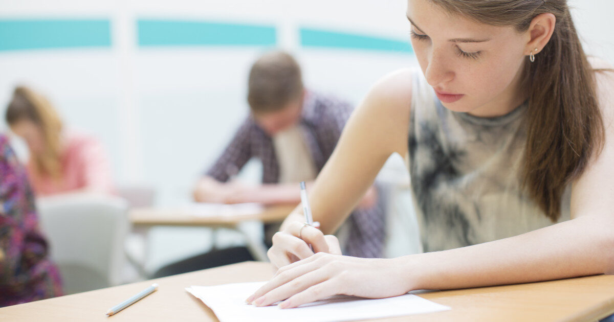 Bac 2026 Toamnă: 33.000 de candidați la probe. Ora primului examen