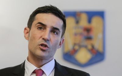 Manda, către Bolojan: „Faceți și dumneavoastră un sacrificiu. Plecați”