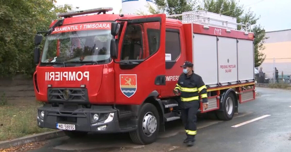 Fum în mall-ul din Deva. 300 de persoane, evacuate Rapid