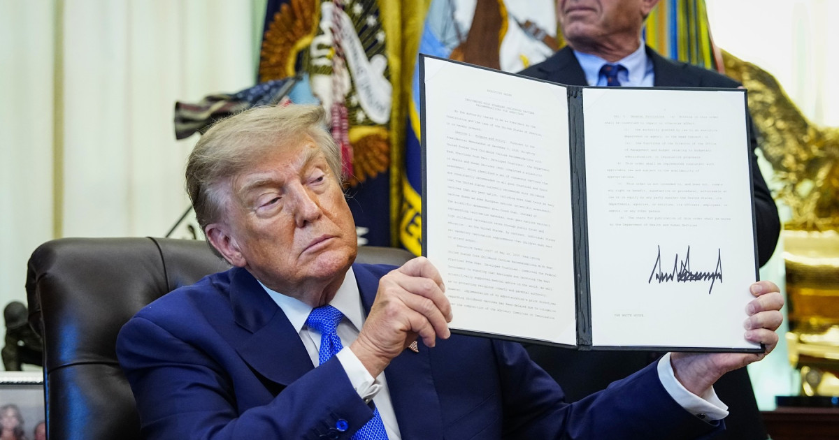 Trump, doze de suc vs. Autism. Recomandări noi vaccinare copii