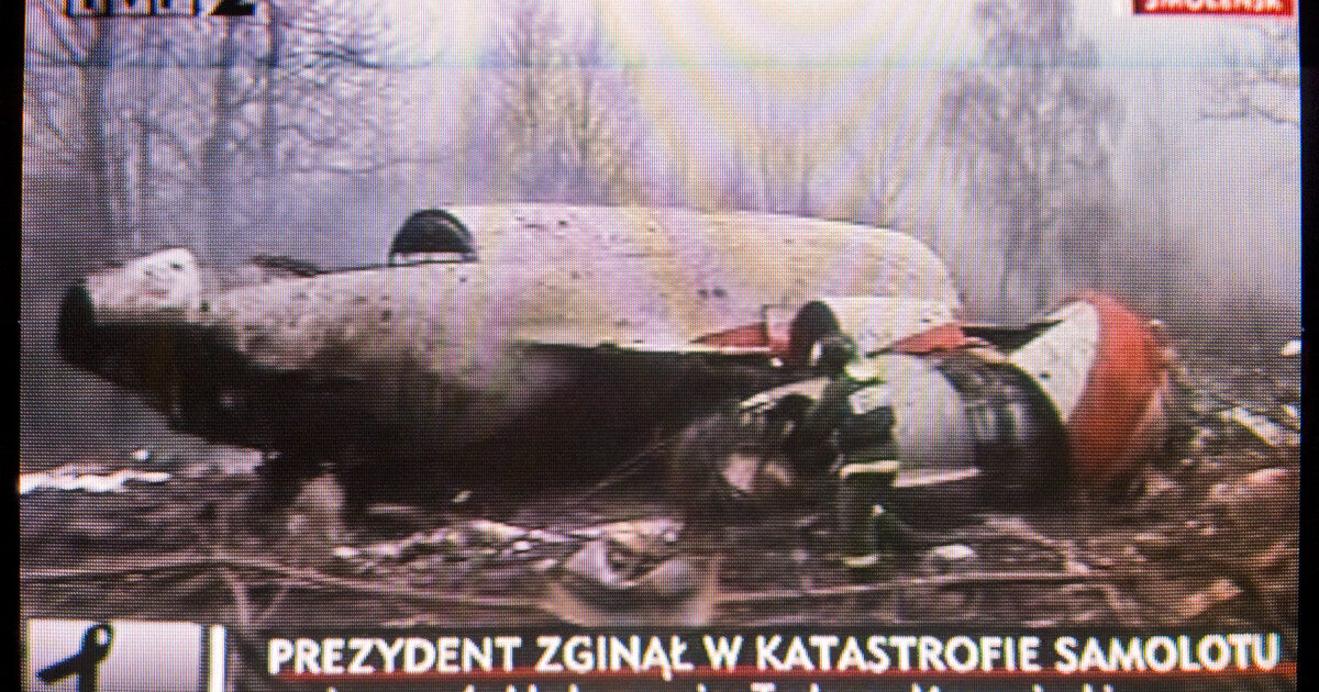 Poliția Poloniei vânează 14 experți ruși de la Smolensk