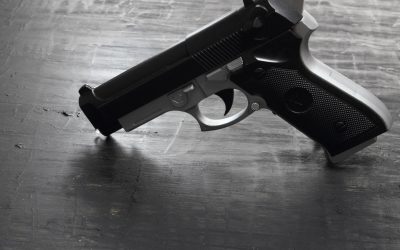 Trei inculpați, arme letale aduse ilegal din Turcia
