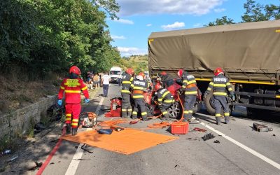 Mureș: Copil și doi adulți, morți în cumplit accident rutier
