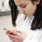 Franța: Legea anti-social media pentru copii, revocată. Culisele deciziei