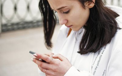 Franța: Legea anti-social media pentru copii, revocată. Culisele deciziei