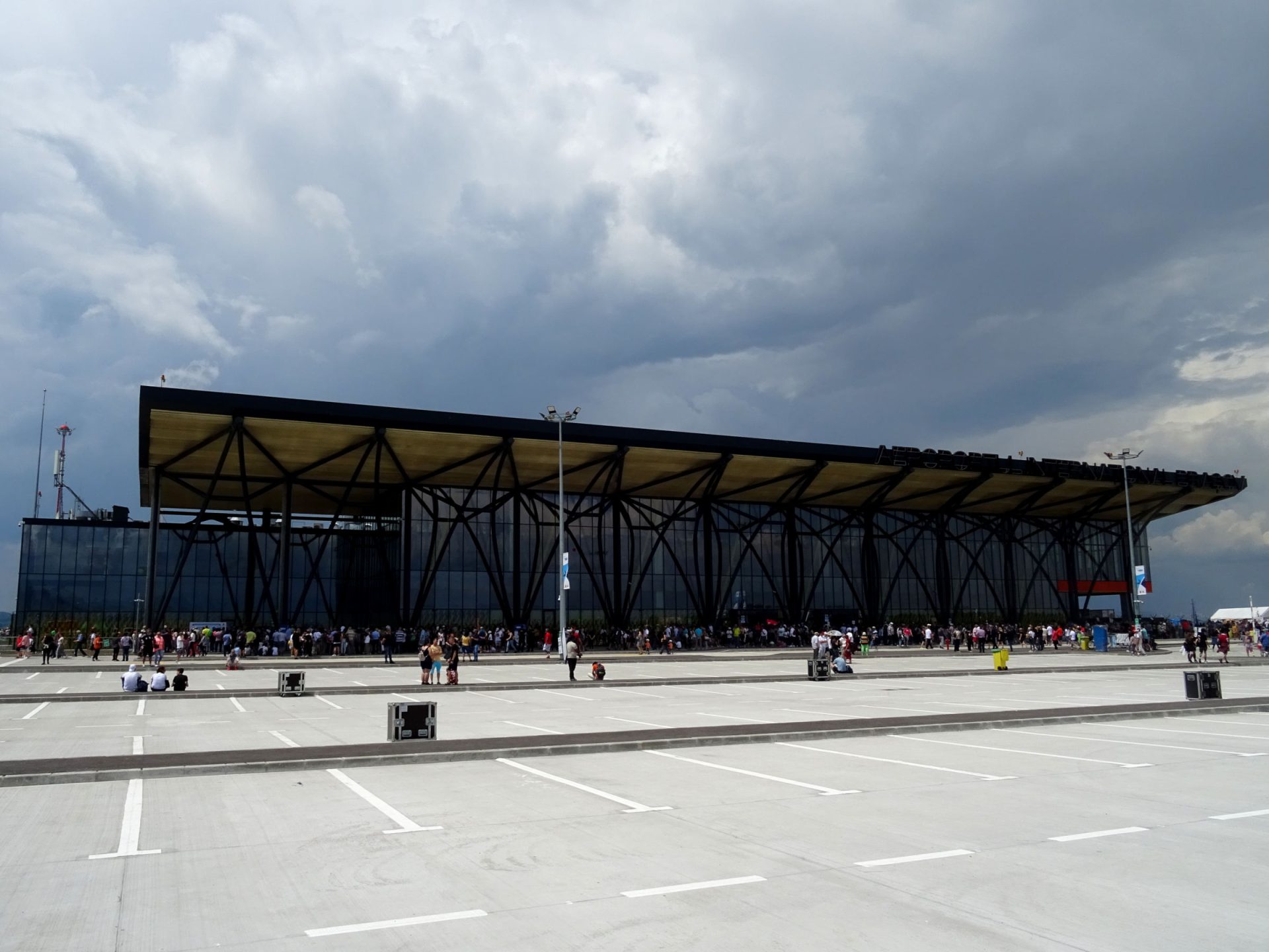 Aeroportul nou: Un milion de pasageri în România