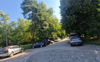 Parcări noi cu barieră și zonă pietonală, o premieră