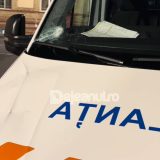 Ambulanță atacată la Cluj din cauza zvonurilor de pe TikTok: Șofer rănit