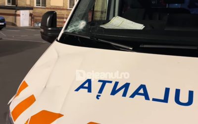 Ambulanță atacată la Cluj din cauza zvonurilor de pe TikTok: Șofer rănit