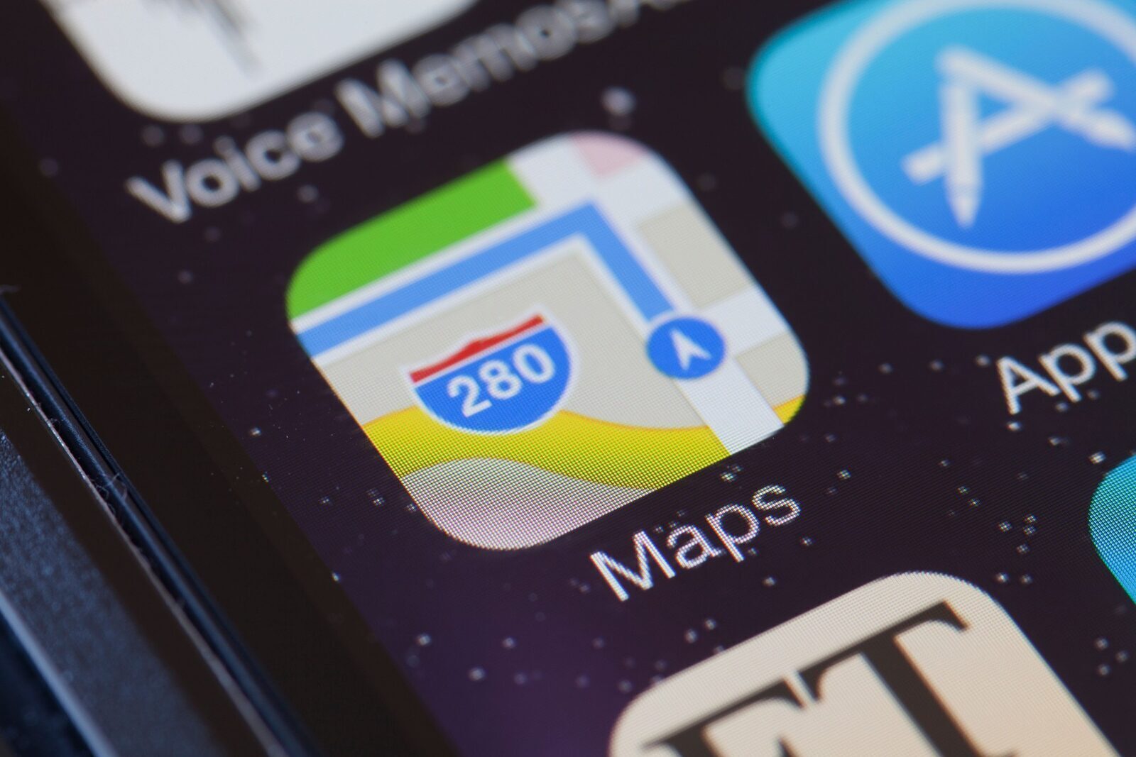 Apple Maps afișează reclame pe iPhone. Unde le vezi