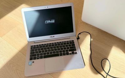 ASUS T700: PC Gaming ca un tanc, cu RTX 5060 Ti și răcire pe lichid