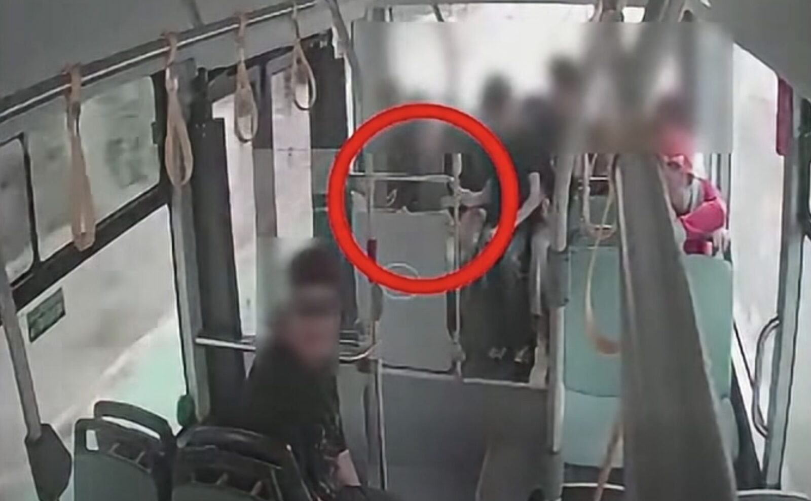 Bacău: Autobuze electrice vandalizate, primarul anunță repercusiuni dure