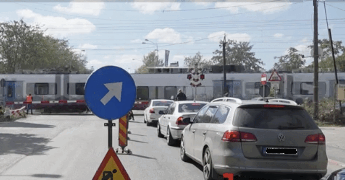 Primăria S2 continuă curățenia. Străzile scapă de mizerie