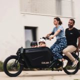 Bicicleta-taxi pentru copii schimbă jocul în familie