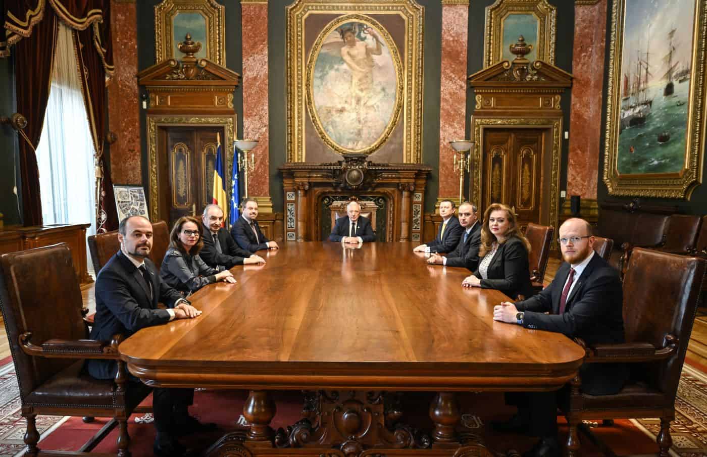 BNR lasă dobânda neschimbată, economie în creștere ușoară