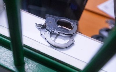 Olt: Fiul și-a înjunghiat tatăl. Beat, a povestit tot