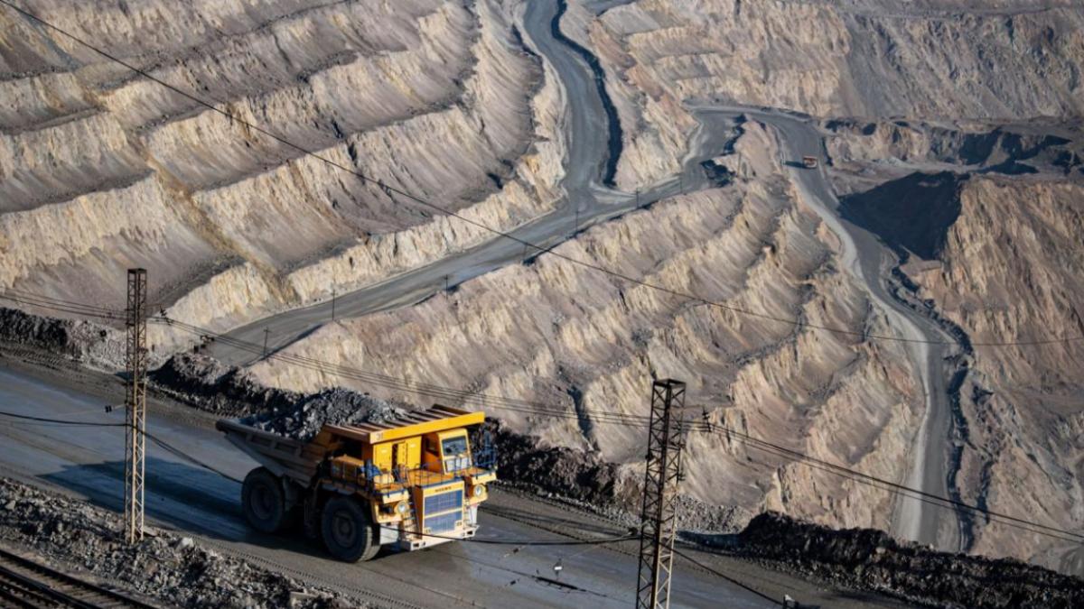 Cobalt, uraniu pe fir: Țara uriașă exportă spre China