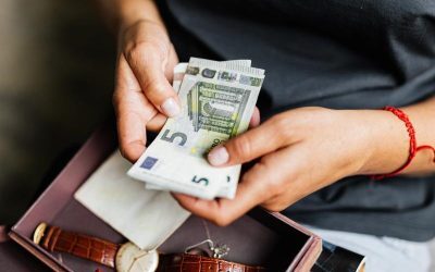 Euro: Numerarul bate digitalul, plățile mobile cresc Rapid