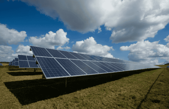 Aradul dă lovitura: Cel mai mare parc fotovoltaic din Europa, autorizat