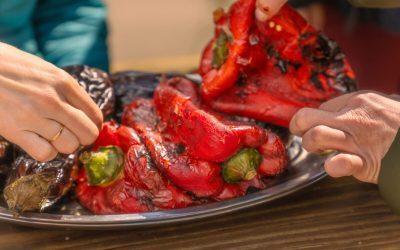 Curăță ardeii copți fără mizerie: Trucul salvator