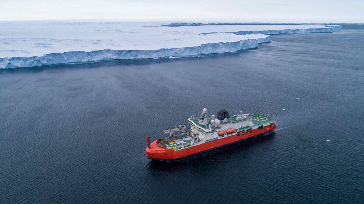 Rusia: Petrol pe ruta Arctică, spre Asia, în viteză maximă