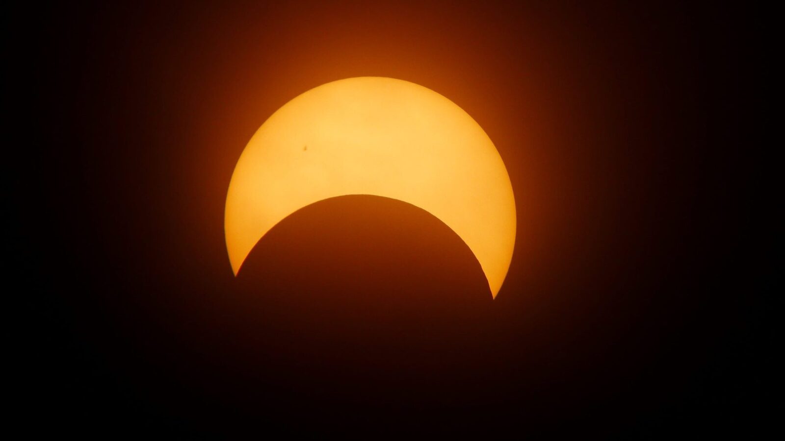 Eclipsă Solară 2026: Unde privești spectacolul astral în România