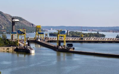 România, în criză energetică: 19 GW instalați, produce o treime