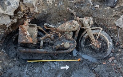 Motocicletă din WWII, găsită în Dunăre după decenii