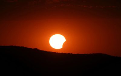 Eclipsa Solară din România: Imagini uimitoare din nord-vest