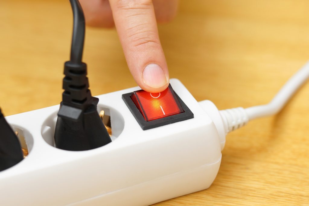 Ministerul Energiei: Consumatorii, pe VARĂ la electricitate