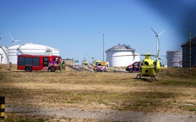 Explozie devastatoare în portul Europei: Un mort, răniți, zonă izolată
