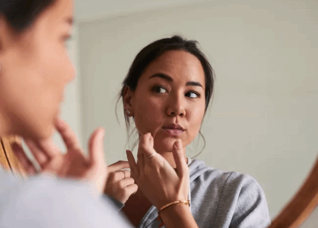 Tiroida: 7 semne din oglindă pe care nu le ignora