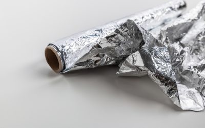 Folia de aluminiu se strică: Greșeala gravă din bucătărie