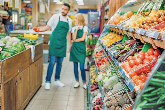 Consumul cade. Economia stagnează, revenirea e doar vis