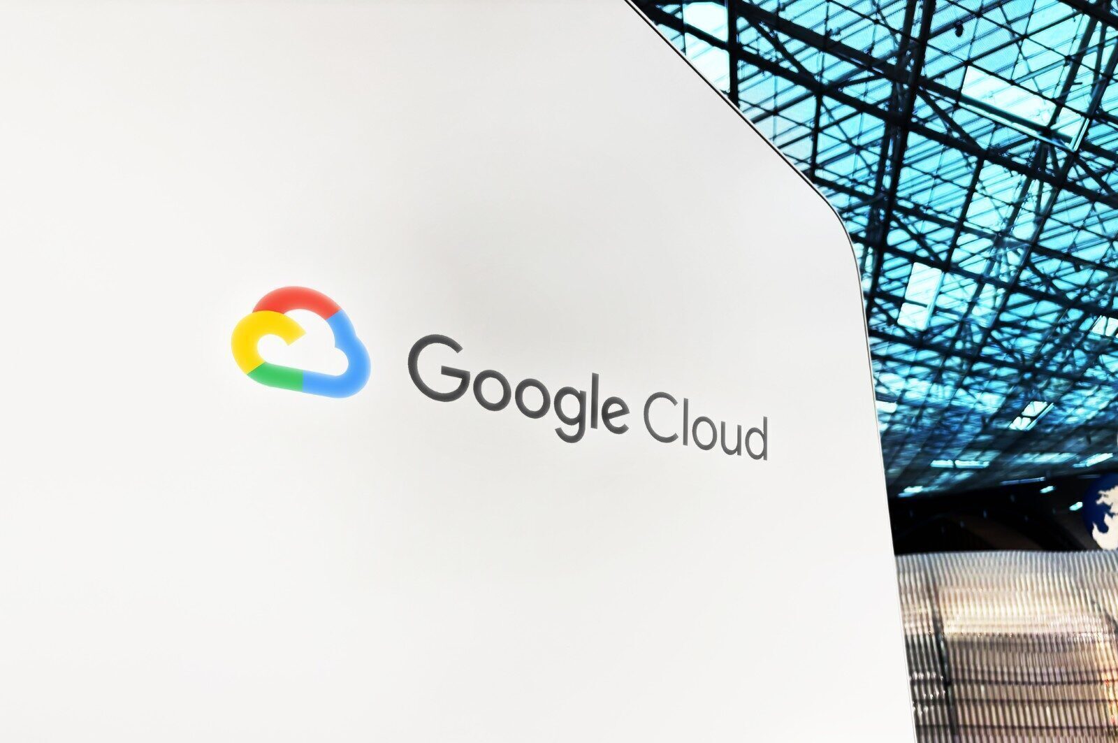 Google Cloud, AI pentru Finanțe și Juriștii Lumii. Un Român, în Top