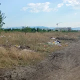 Sibiu: Locul viitorului spital, sufocat de gunoaie ilegale