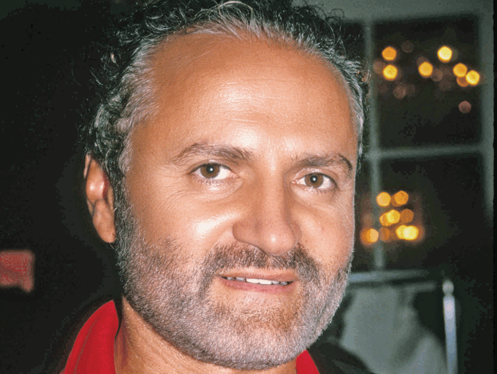 Versace: De la copil de Calabria la imperiu global