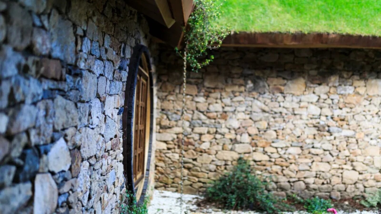 Casa din Hobbitul, superb în Europa: Turiștii hipnotizați