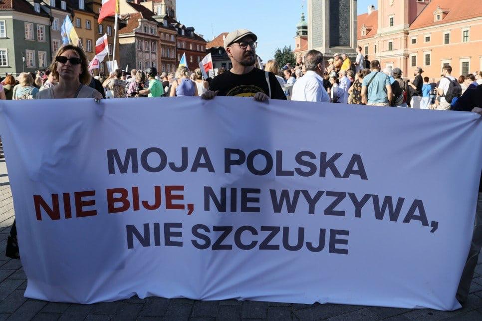Polonia-n stradă: Stop urii și atacurilor asupra ucrainenilor