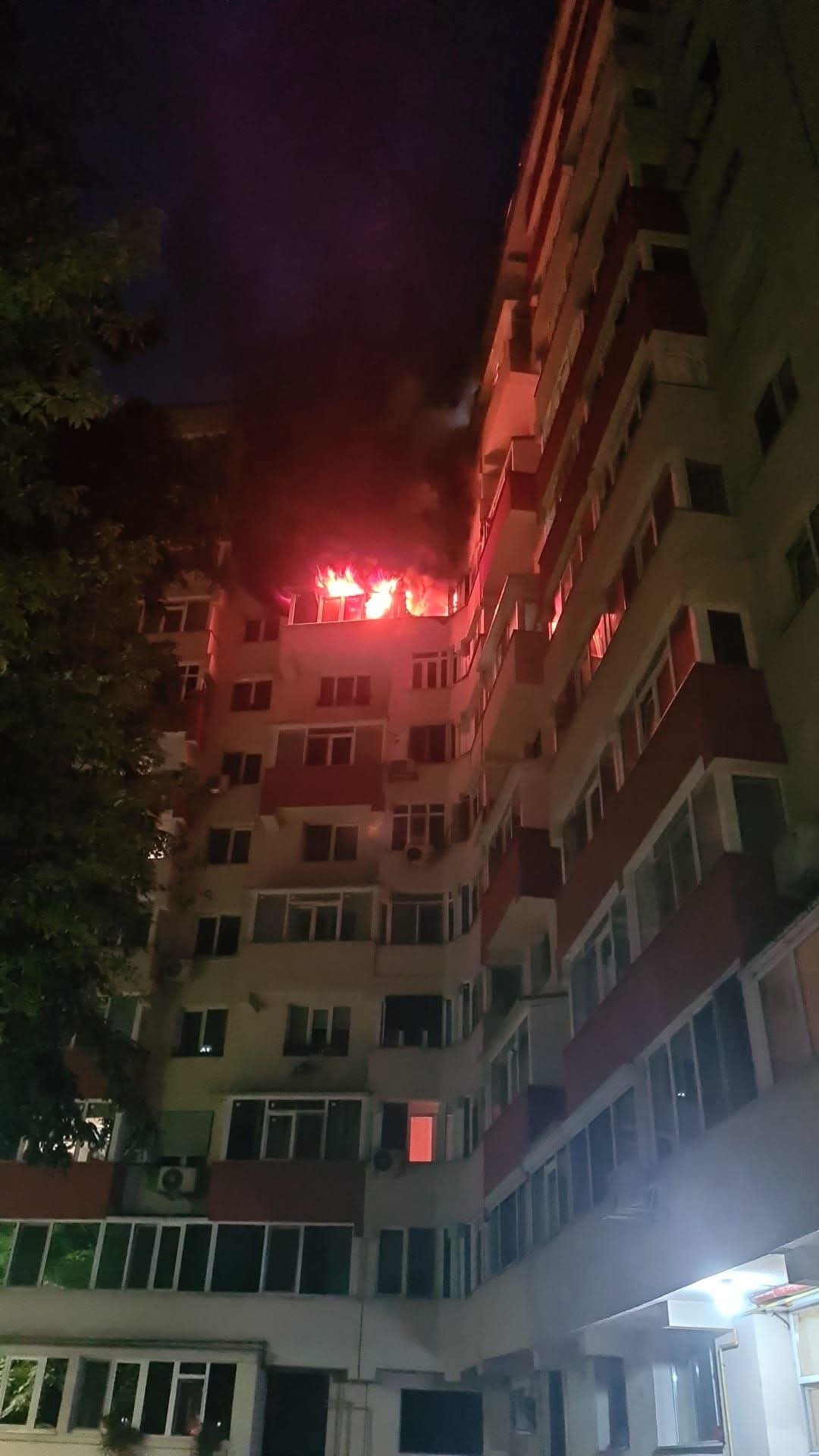 București: Incendii la Iuliu Maniu, un bărbat reținut