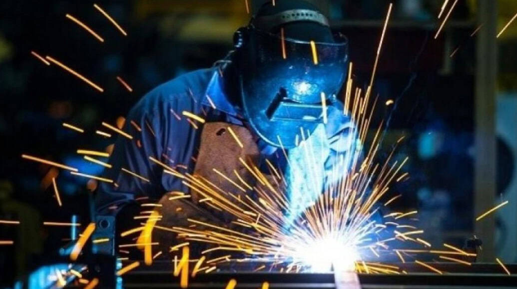 Industria a frânat în iunie, declinul se menține la 6 luni