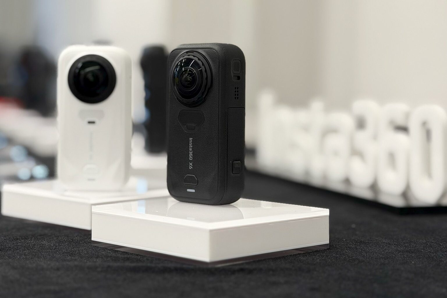 Cameră 360: Înlocuiește 3 dispozitive deodată