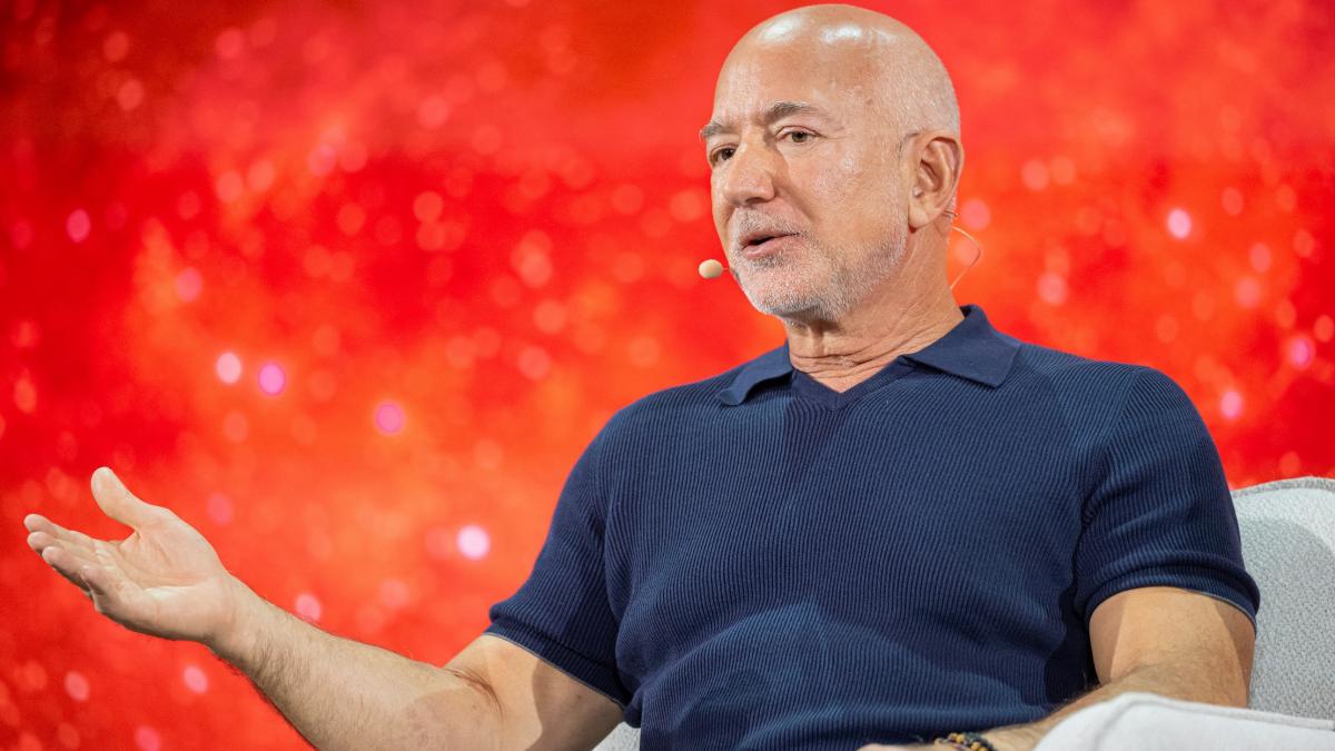 Bezos la un pas de Liverpool: 1,55 miliarde € pentru club