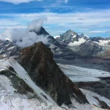 Bogații lumii își îngropă averile în Alpi. Cât costă buncărele anti-apocalipsă